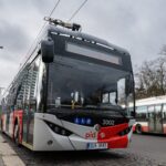 V Praze jezdí nový bateriový elektrobus Škoda E’CITY 36BB